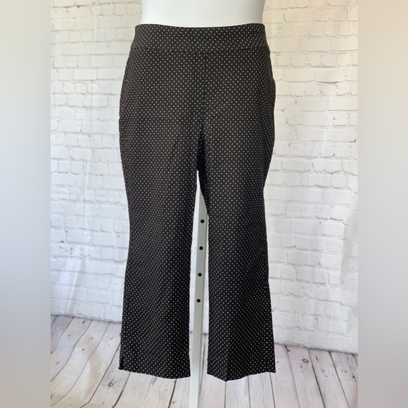 Chico's Pants - CHICO’S (2.5) Cropped Pant